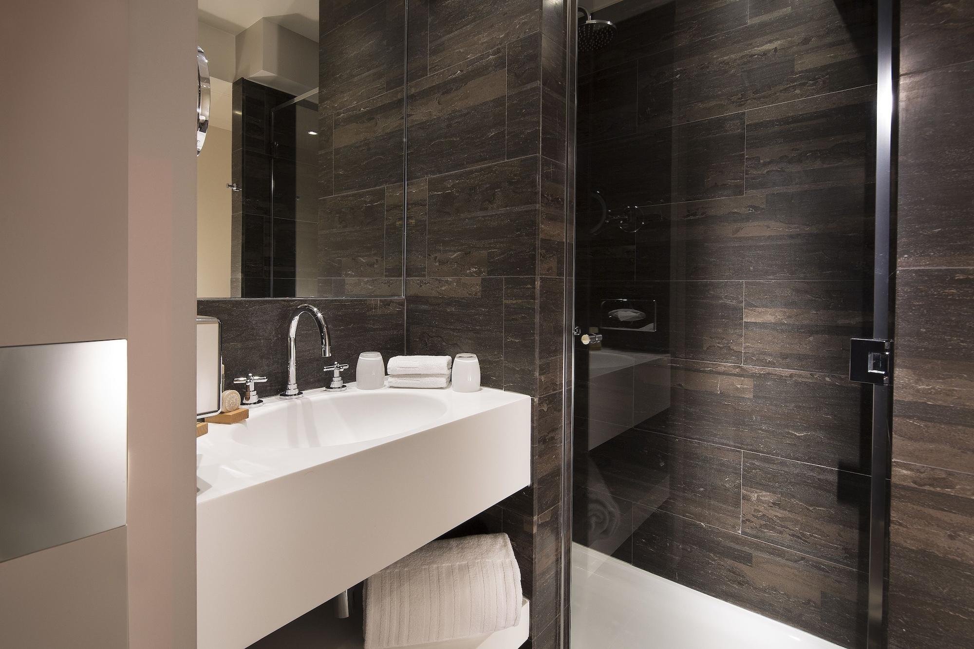 Hotel Le Marianne Париж Экстерьер фото