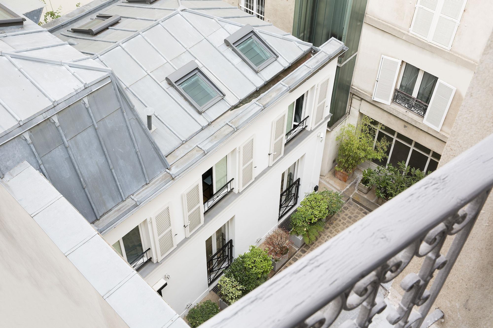 Hotel Le Marianne Париж Экстерьер фото