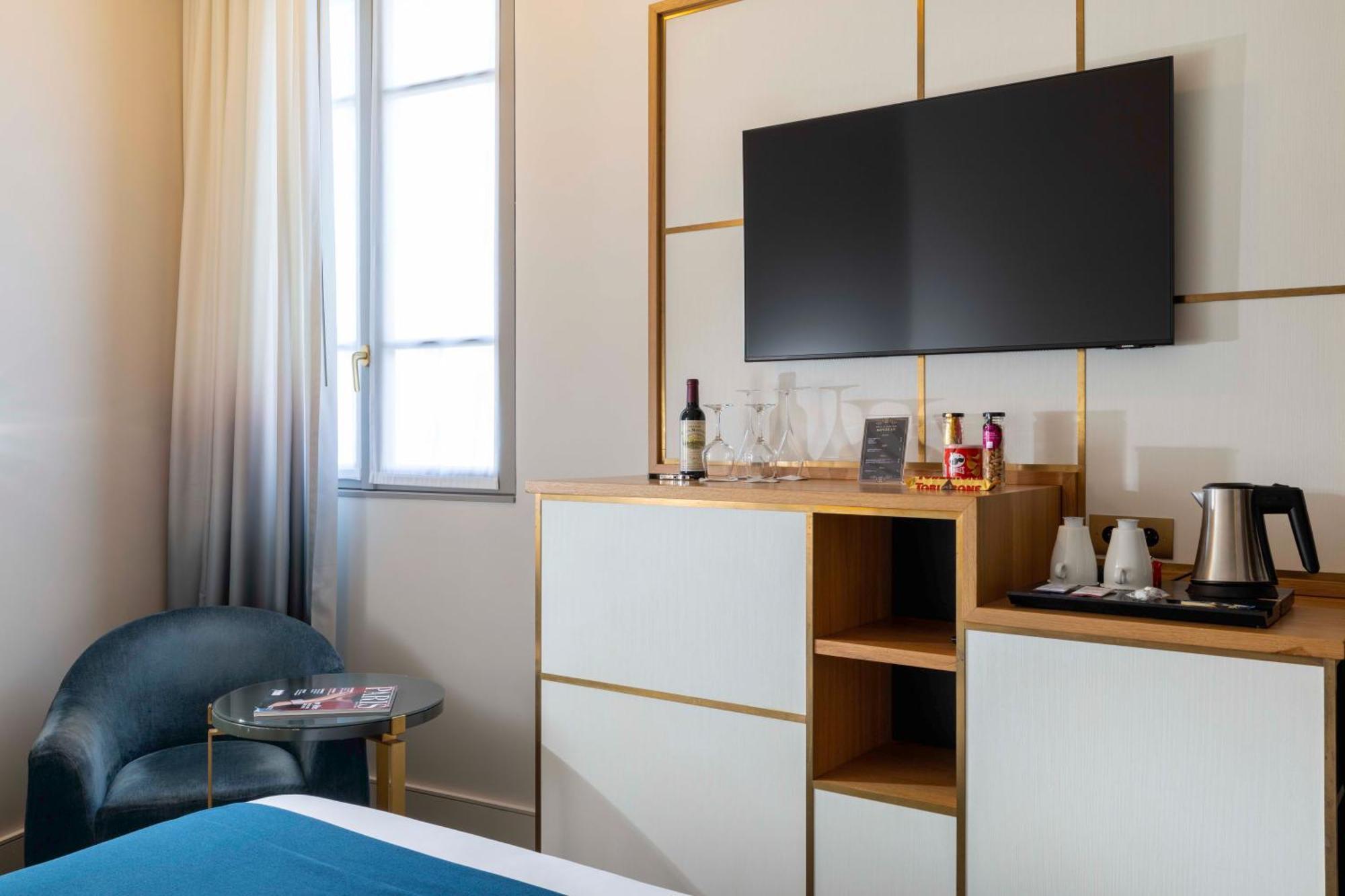 Hotel Le Marianne Париж Экстерьер фото